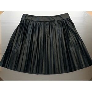 Black Pleated Faux Leather Mini Skirt Zip Back‎ Preppy Goth Coquette Medium Y2K